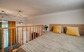 Alpari Apartments